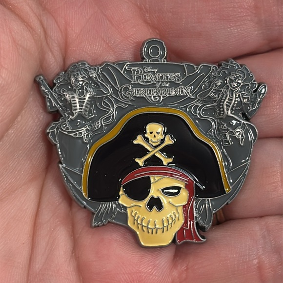 2022 Disney Parks Disneyland Resort Pirates of The Caribbean Skeleton Skull Pin - Picture 5 of 5